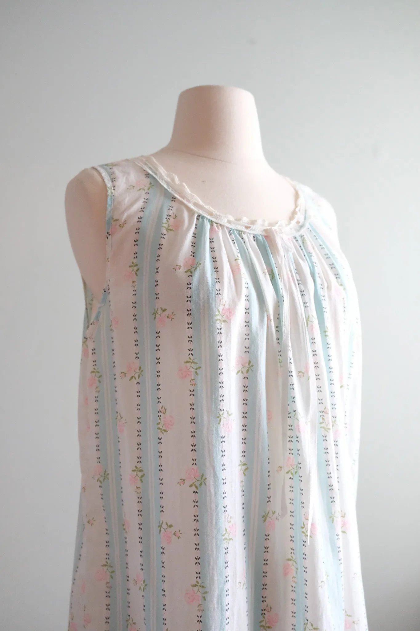 Darling 1950's Baby Pink & Blue Night Gown  / Sz SM