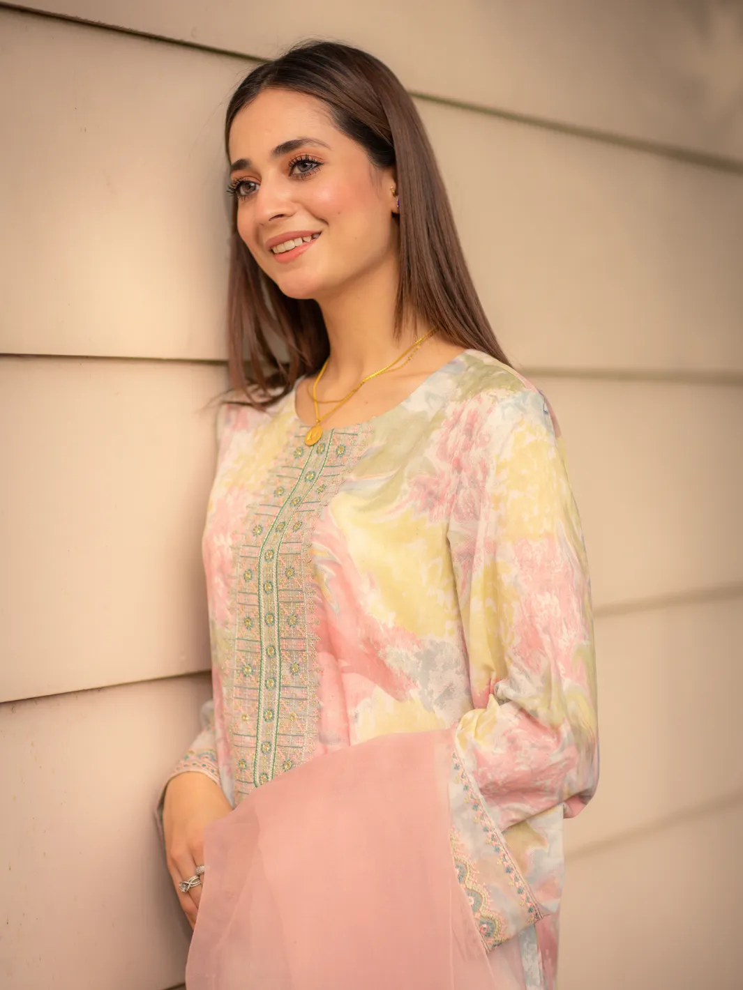 Hania Amir - Pink Blush