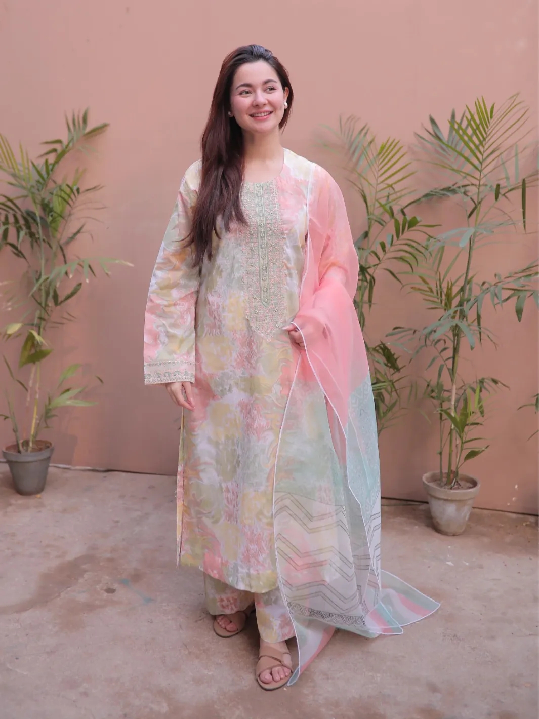 Hania Amir - Pink Blush