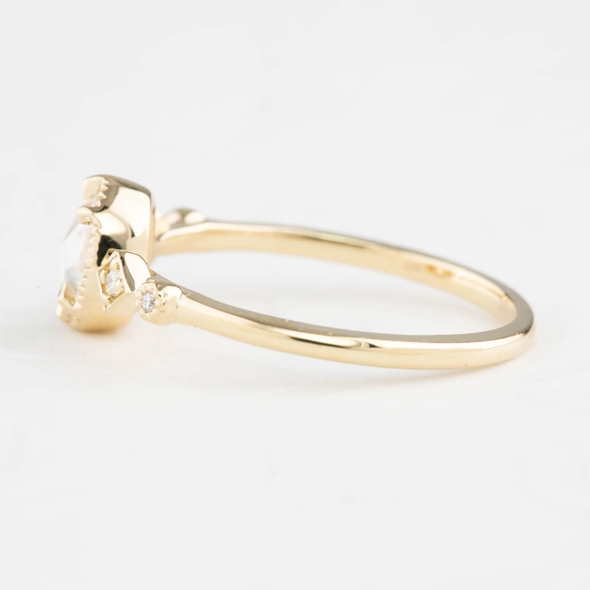 Stella Ring 0.29ct Oval Rose Cut Diamond, 14K Yellow Gold